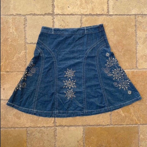 RARE Y2k knee length embroidered denim skirt - Picture 1 of 3
